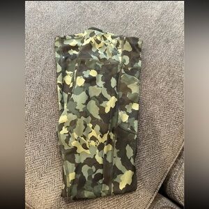 Camo leggings